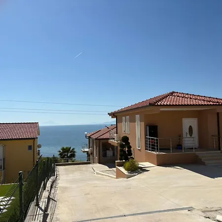 Вилла Three-bedroom Luxury Nea Kerdhilia