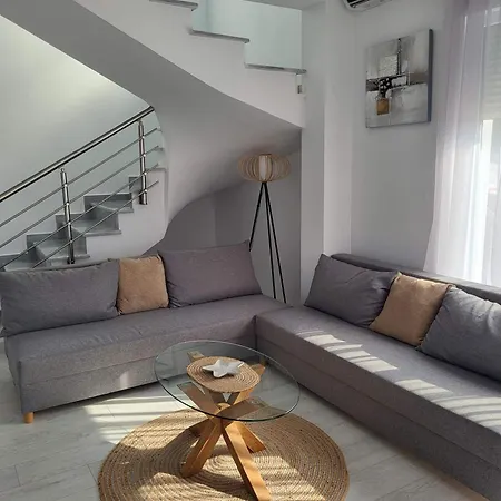 Three-bedroom Luxury * Nea Kerdhilia