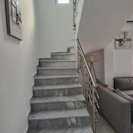 Three-bedroom Luxury * Nea Kerdhilia