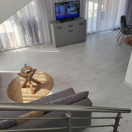 Three-bedroom Luxury Вилла